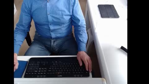 dutchpornking2 online show from October 31, 2025, 8:59 am