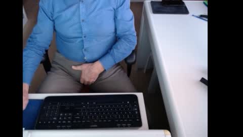 dutchpornking2 online show from November 27, 2025, 7:54 am