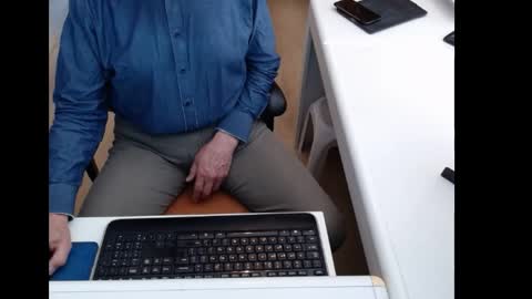 dutchpornking2 online show from April 23, 2026, 12:29 pm