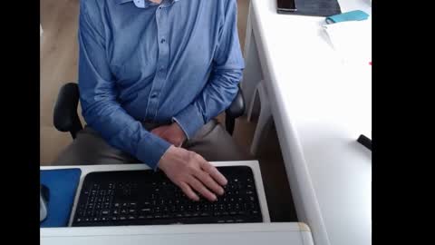 dutchpornking2 online show from April 25, 2026, 6:38 am