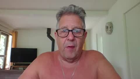 dutchsmooth online show from May 5, 2026, 12:02 pm