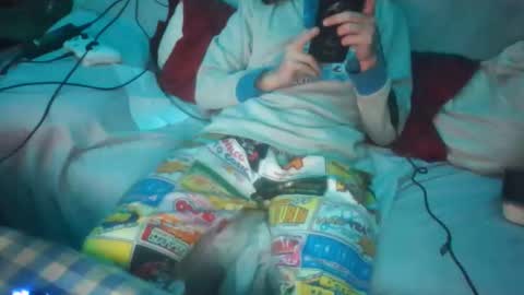 Snapshot of dv3nd3 chatting on November 4, 2025, 12:54 am dv3nd3 online show from November 4, 2025, 12:54 am