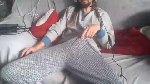 Snapshot of dv3nd3 chatting on November 13, 2025, 1:21 pm dv3nd3 online show from November 13, 2025, 1:21 pm