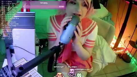 DvaDaisy online show from October 10, 2025, 9:36 pm