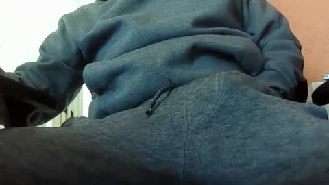 Snapshot of dweav240 chatting on February 20, 2025, 6:13 pm dweav240 online show from February 20, 2025, 6:13 pm