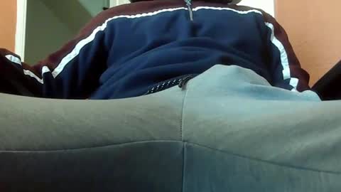 Snapshot of dweav240 chatting on February 26, 2025, 7:05 pm dweav240 online show from February 26, 2025, 7:05 pm