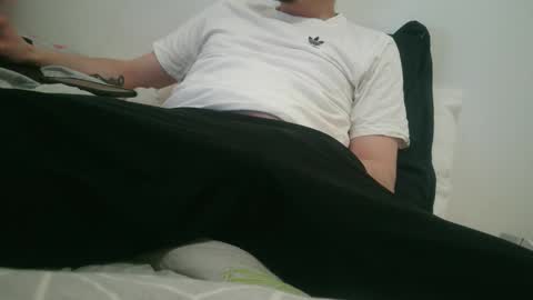 dy22__ online show from February 19, 2025, 7:48 pm