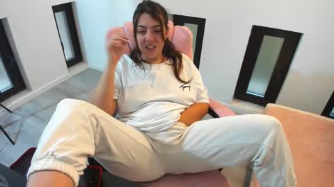 dayana online show from November 12, 2025, 5:19 am