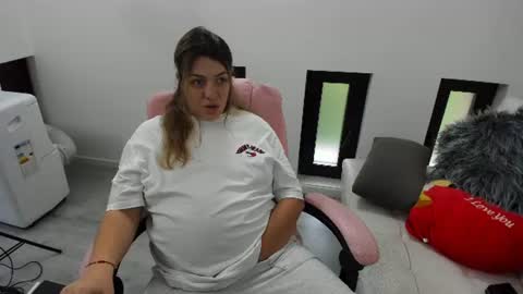 dayana online show from June 12, 2026, 5:06 am