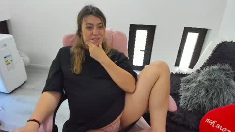 dayana online show from June 17, 2026, 6:05 am