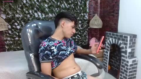 dyla_n18_ online show from December 14, 2024, 3:18 am