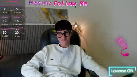 dyla_n18_ online show from August 7, 2026, 9:28 pm