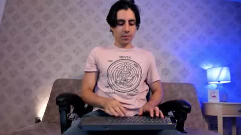 Snapshot of dylan_cross_ chatting on September 23, 2025, 11:13 am Dylan online show from September 23, 2025, 11:13 am