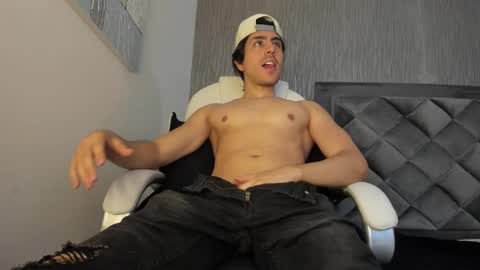 Snapshot of dylan_cross_ chatting on September 28, 2025, 12:10 pm Dylan online show from September 28, 2025, 12:10 pm