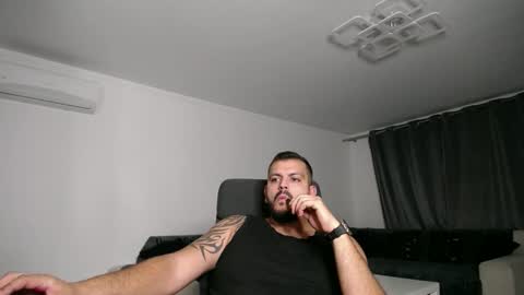 Snapshot of dylan_dom_ chatting on October 7, 2025, 8:17 pm Dylan Dom online show from October 7, 2025, 8:17 pm