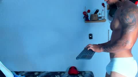 Snapshot of dylan_jake1 chatting on April 7, 2026, 12:44 am Dylan online show from April 7, 2026, 12:44 am