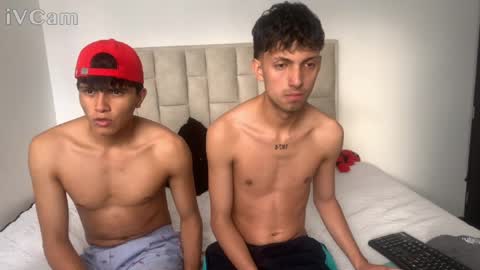 dylan_lyann online show from May 7, 2026, 11:59 am
