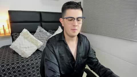  DYLAN SANTIAGO  online show from January 10, 2026, 8:10 pm