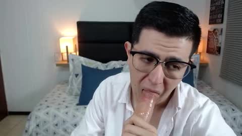  DYLAN SANTIAGO  online show from February 6, 2026, 10:13 pm