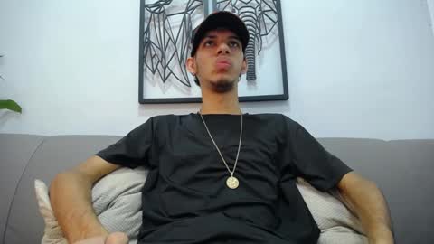 dylan_scotts online show from September 25, 2025, 8:01 pm