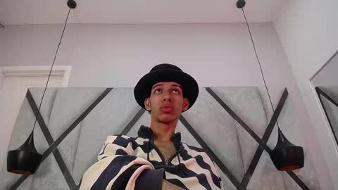 dylan_scotts online show from September 30, 2025, 9:09 pm