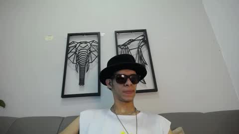 dylan_scotts online show from October 3, 2025, 8:17 pm