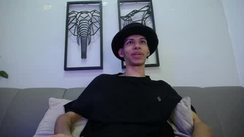 dylan_scotts online show from October 6, 2025, 7:55 pm