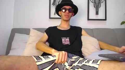 dylan_scotts online show from October 17, 2025, 9:50 pm