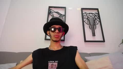 dylan_scotts online show from November 8, 2025, 11:14 pm