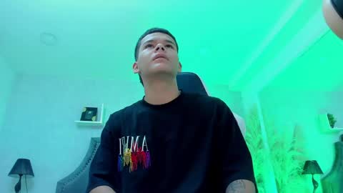 Snapshot of dylanroyce_ chatting on May 30, 2026, 12:57 pm dylanroyce_ online show from May 30, 2026, 12:57 pm