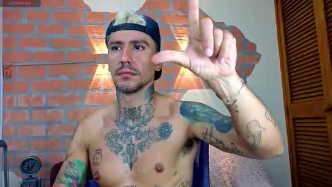 Snapshot of dylanstonne1 chatting on September 21, 2025, 8:43 pm D Y L A N online show from September 21, 2025, 8:43 pm