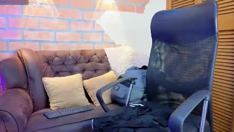 D Y L A N online show from March 8, 2026, 2:04 am