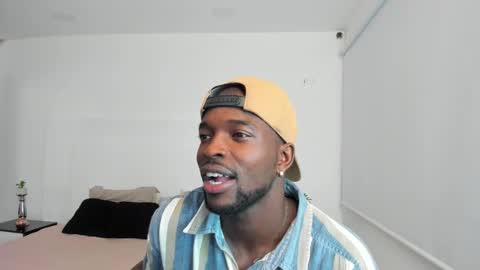 Dylan Taylor online show from March 4, 2025, 3:33 am