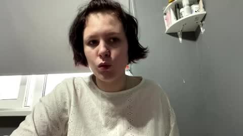 Snapshot of earthascritchfield chatting on April 18, 2026, 1:15 pm Rina online show from April 18, 2026, 1:15 pm