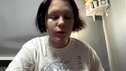 Snapshot of earthascritchfield chatting on April 21, 2026, 3:28 pm Rina online show from April 21, 2026, 3:28 pm