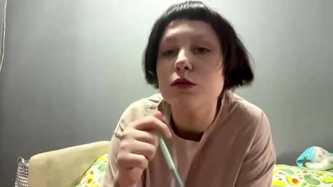 Snapshot of earthascritchfield chatting on May 1, 2026, 8:08 am Rina online show from May 1, 2026, 8:08 am