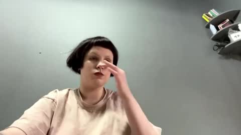 Snapshot of earthascritchfield chatting on May 2, 2026, 2:00 pm Rina online show from May 2, 2026, 2:00 pm