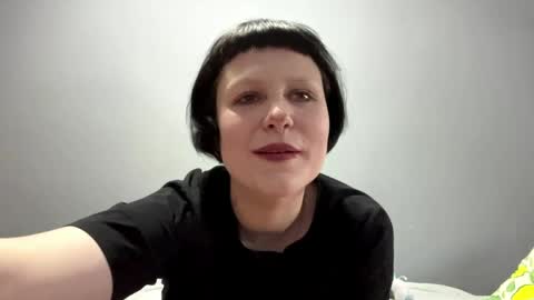 Snapshot of earthascritchfield chatting on May 12, 2026, 4:04 pm Rina online show from May 12, 2026, 4:04 pm