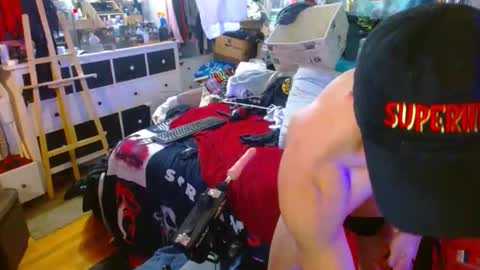 eastbayboy57 online show from December 19, 2025, 1:51 pm