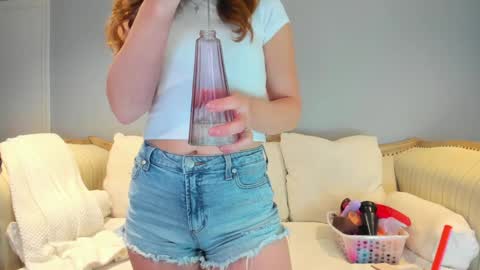 Snapshot of eatmygingersnapps chatting on October 7, 2025, 2:47 pm Allison online show from October 7, 2025, 2:47 pm