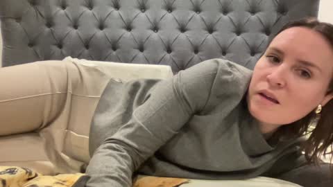 Nadia Ferreira  online show from December 11, 2024, 4:31 pm