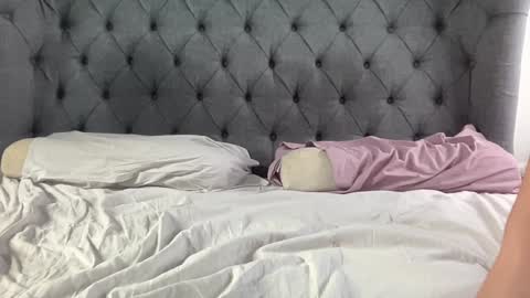 Nadia Ferreira  online show from January 7, 2025, 12:41 pm