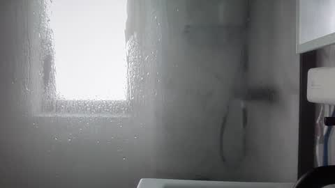 Nadia Ferreira  online show from March 10, 2025, 9:32 am