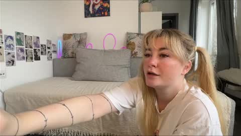 Snapshot of ebangelion chatting on April 6, 2026, 7:53 am Custom content and video calls are available as well online show from April 6, 2026, 7:53 am