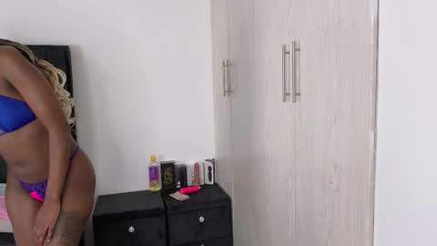 Snapshot of ebony_arya chatting on September 24, 2025, 10:02 pm Arya online show from September 24, 2025, 10:02 pm