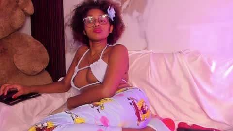 Luci  online show from February 5, 2025, 4:59 am