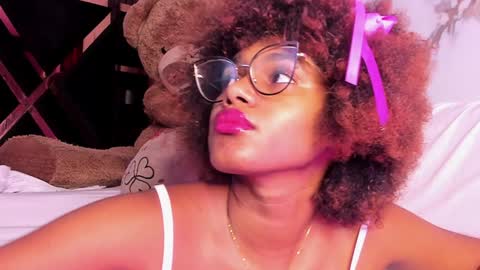 Luci  online show from February 7, 2025, 6:56 am