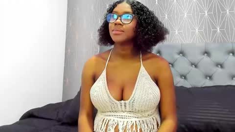 ebony_candy7 online show from February 9, 2026, 2:21 pm