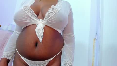 ebony_katterin online show from December 24, 2024, 3:37 pm