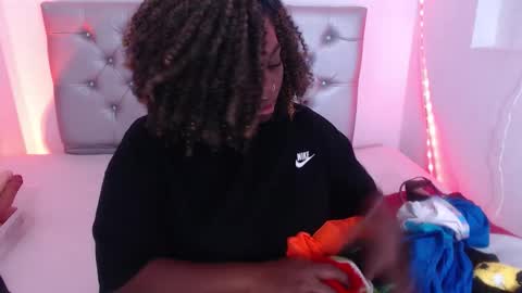 Snapshot of ebony_neighbormoans chatting on September 28, 2025, 3:34 am LINA  online show from September 28, 2025, 3:34 am